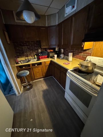 1815 State Street, Saginaw, MI 48602