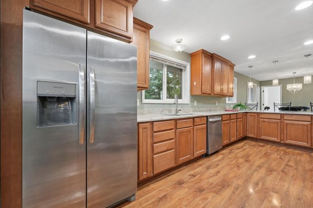 1425 Orkla Drive, Golden Valley, MN 55427