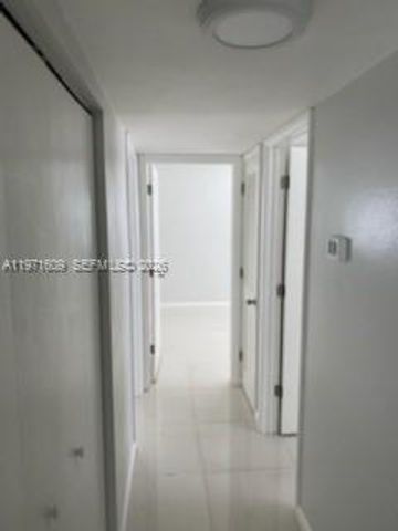 35 NE 13th St 1-2, Fort Lauderdale, FL 33304