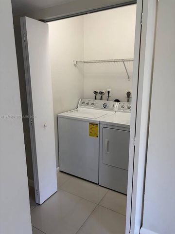 35 NE 13th St 1-2, Fort Lauderdale, FL 33304