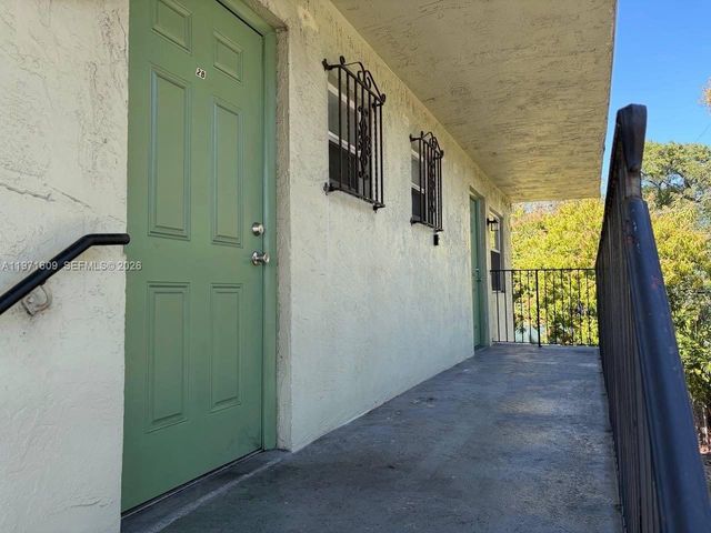 35 NE 13th St 1-2, Fort Lauderdale, FL 33304