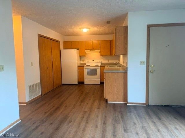 1898 Springfield Lake Boulevard 105, Akron, OH 44312
