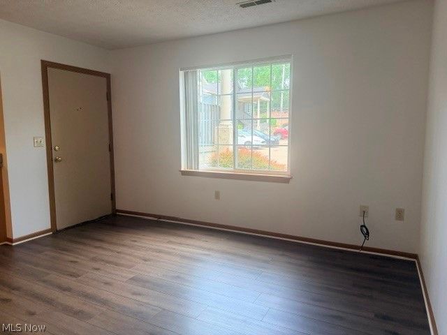 1898 Springfield Lake Boulevard 105, Akron, OH 44312