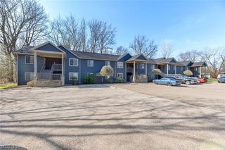 1898 Springfield Lake Boulevard 105, Akron, OH 44312