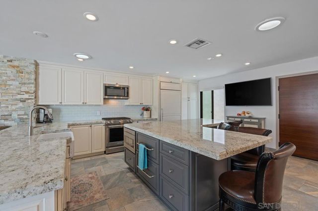 100 Coast 405, La Jolla, CA 92037