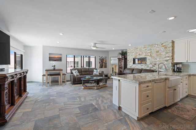 100 Coast 405, La Jolla, CA 92037