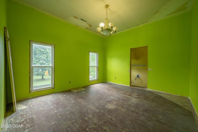 300 S Delaware Avenue, Columbus, KS 66725