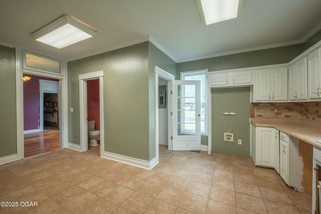 300 S Delaware Avenue, Columbus, KS 66725