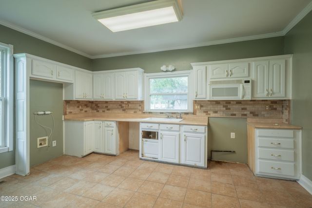 300 S Delaware Avenue, Columbus, KS 66725