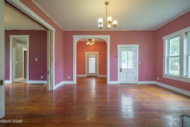 300 S Delaware Avenue, Columbus, KS 66725