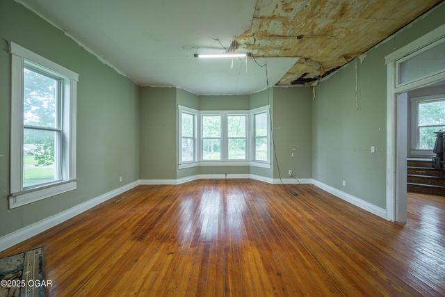 300 S Delaware Avenue, Columbus, KS 66725