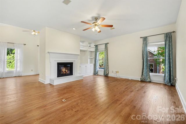 6123 Glen Manor Drive, Charlotte, NC 28269