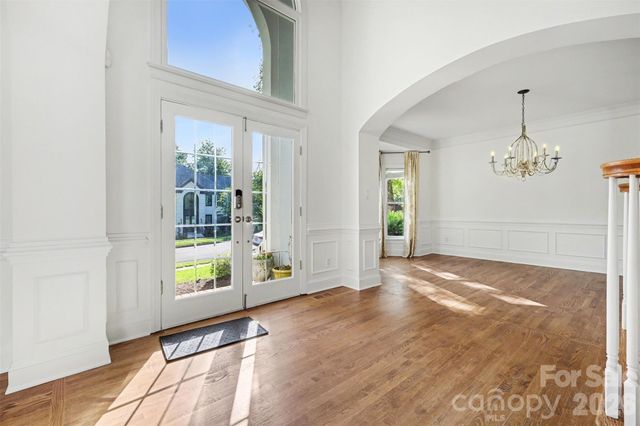 6123 Glen Manor Drive, Charlotte, NC 28269