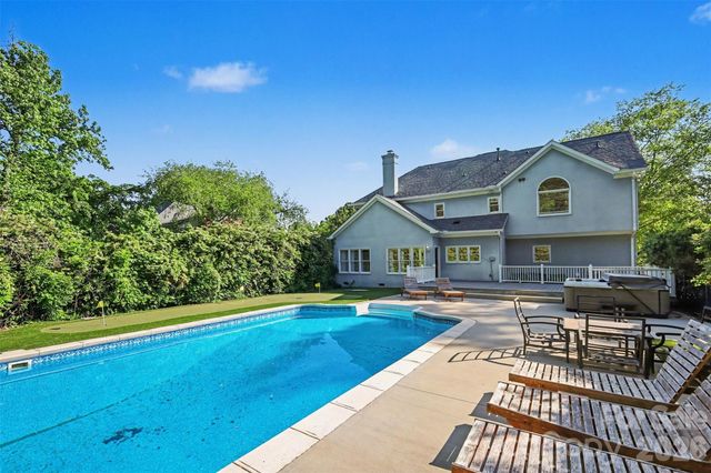 6123 Glen Manor Drive, Charlotte, NC 28269