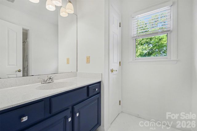 6123 Glen Manor Drive, Charlotte, NC 28269