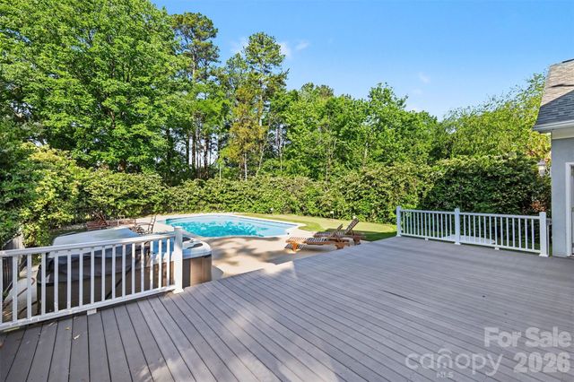6123 Glen Manor Drive, Charlotte, NC 28269