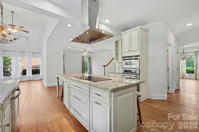 6123 Glen Manor Drive, Charlotte, NC 28269