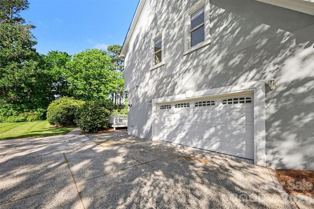 6123 Glen Manor Drive, Charlotte, NC 28269