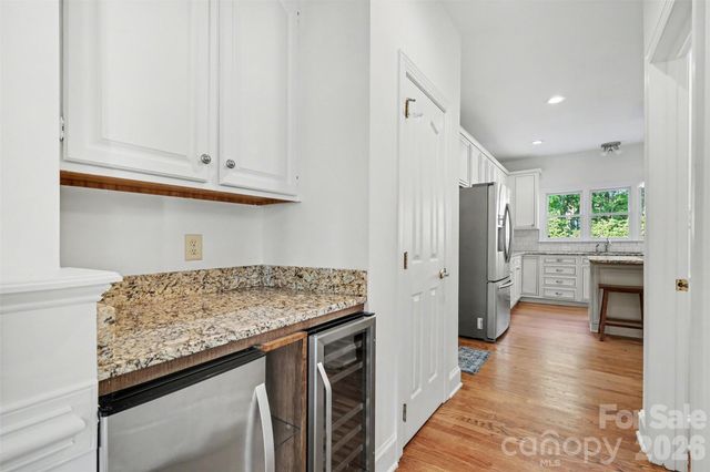 6123 Glen Manor Drive, Charlotte, NC 28269
