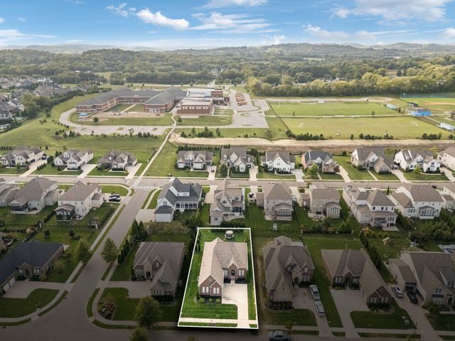 3639 Martins Mill Rd, Thompsons Station, TN 37179