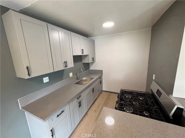 300 N Mountain View Place 5, Fullerton, CA 92831