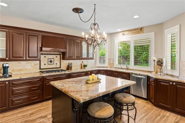 2675 Flora Spiegel Way, Corona, CA 92881