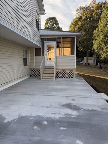 228 Solomon Drive, Ellenwood, GA 30294