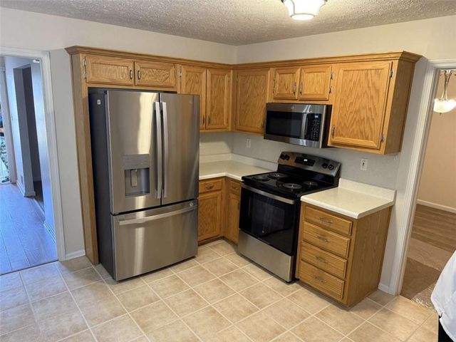 228 Solomon Drive, Ellenwood, GA 30294