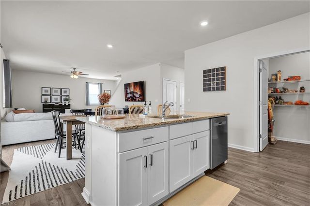 106 Regency LN, Franklin, VA 23851