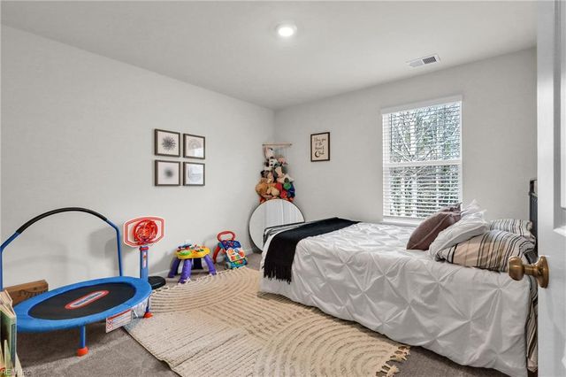 106 Regency LN, Franklin, VA 23851