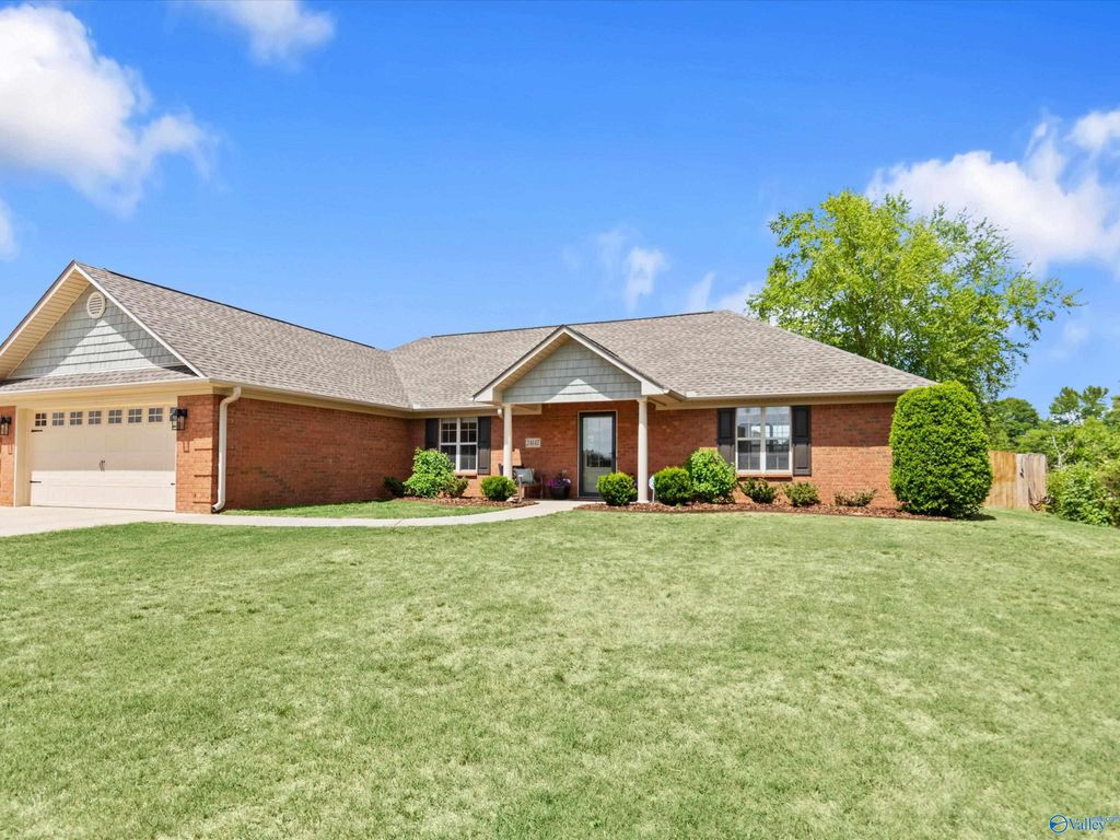 24147 Kadence Lane, Athens, AL 35613