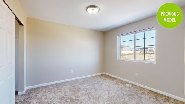 2313 23rd Ave, Minot, ND 58703