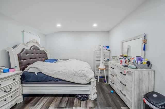 10 Arrowhead Court, South Setauket, NY 11720