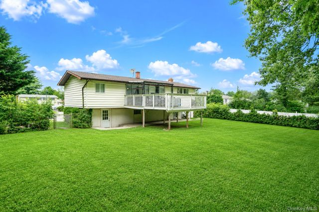 10 Arrowhead Court, South Setauket, NY 11720