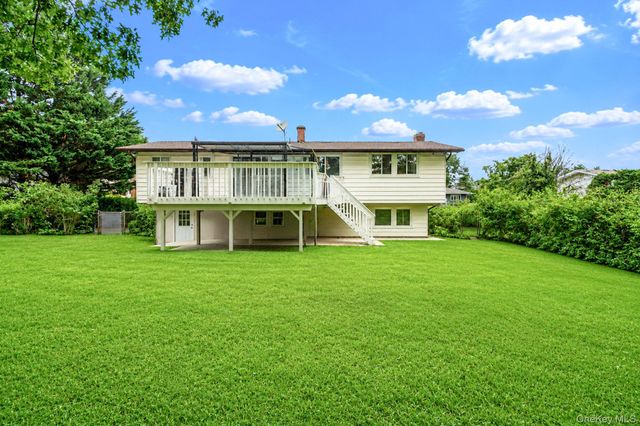 10 Arrowhead Court, South Setauket, NY 11720