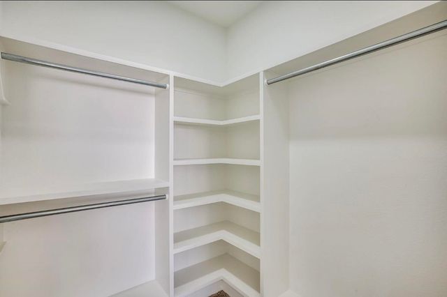 315 S Arbor Valley Way, Valley Center, KS 67147