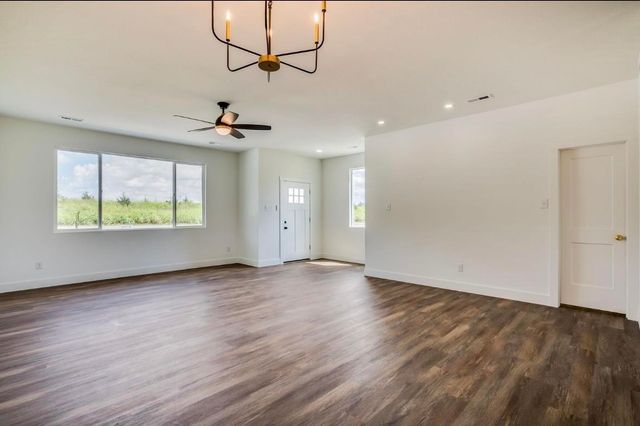 315 S Arbor Valley Way, Valley Center, KS 67147