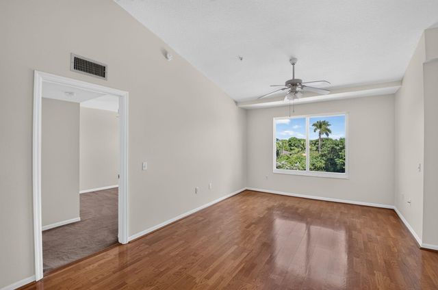 417 Villa Circle, Boynton Beach, FL 33435