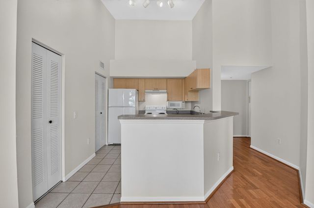 417 Villa Circle, Boynton Beach, FL 33435