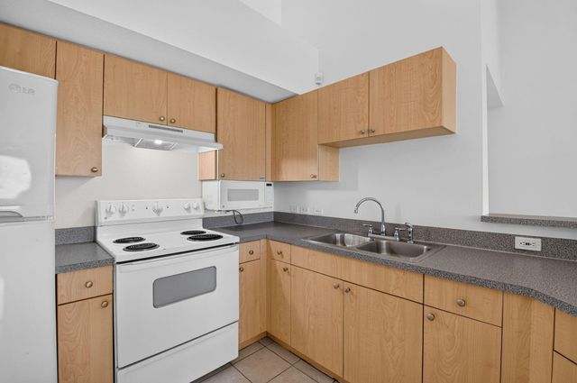 417 Villa Circle, Boynton Beach, FL 33435