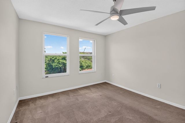 417 Villa Circle, Boynton Beach, FL 33435