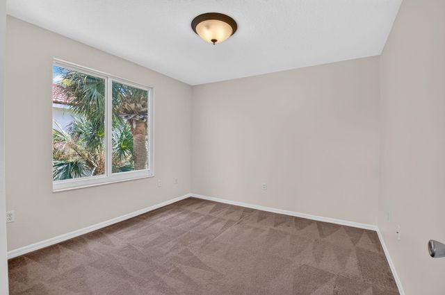 417 Villa Circle, Boynton Beach, FL 33435