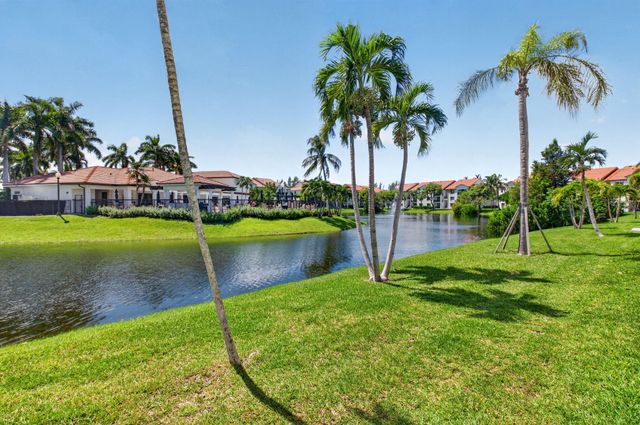417 Villa Circle, Boynton Beach, FL 33435