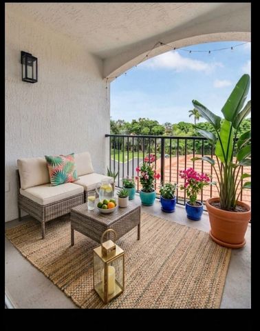 417 Villa Circle, Boynton Beach, FL 33435
