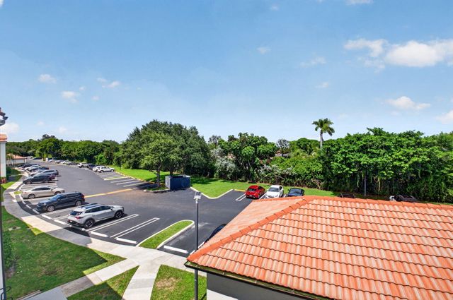 417 Villa Circle, Boynton Beach, FL 33435