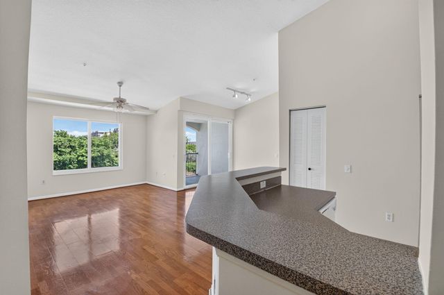 417 Villa Circle, Boynton Beach, FL 33435