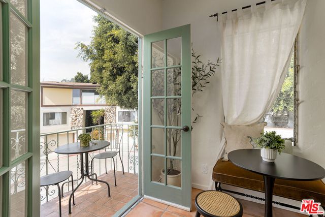 2166 Beachwood Terrace 2168, Los Angeles, CA 90068