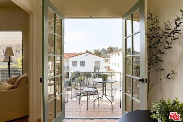 2166 Beachwood Terrace 2168, Los Angeles, CA 90068
