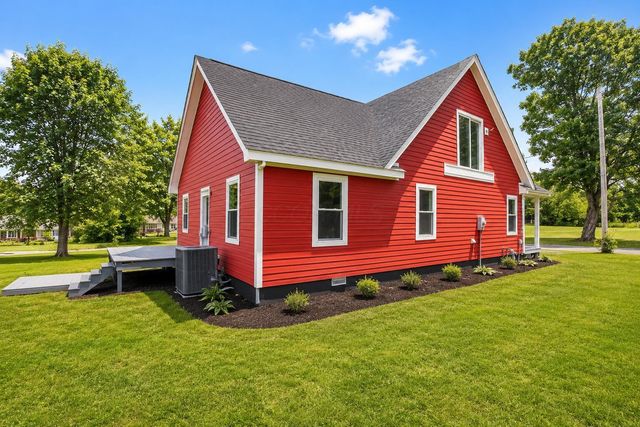 107 E 2nd Avenue, Hebron, OH 43025