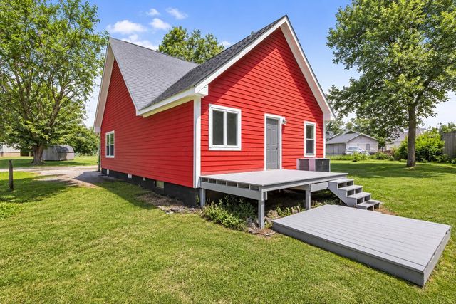 107 E 2nd Avenue, Hebron, OH 43025